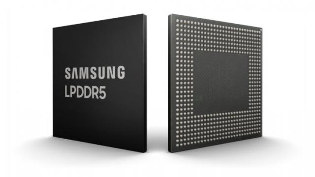 <b>Samsung dezvăluie primul cip DRAM LPPDR5 de 8 GB de pe piață; Șanse mari să ajungă pe Galaxy Note 9</b>La mijloc de vară și cu doar câteva săptămâni înainte de lansarea phablet-ului Samsung Galaxy Note 9 iată că cei de la Samsung anunță lansarea primului cip DRAM LPDDR5 de 8 GB de pe piață - componentă pe care am putea-o regăsi pe acest viitor