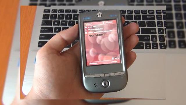 <b>RETROreview HTC Galaxy 100: un PDA Galaxy înainte de vreme, metamorfozat drept un I-Mate PDA-N</b>Iată-ne cu &icirc;ncă o prezentare nostalgică marca RETROreview la Mobilissimo.ro, de această dată av&acirc;nd ca vedetă un model PDA&nbsp;de la HTC. El provine din perioada c&acirc;nd HTC era OEM pentru alte companii mari tech, precum I-Mate...