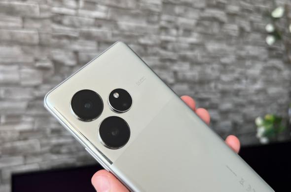 realme GT 6 - Fotografii Hands-On: realme-GT-6-Design_018.jpg