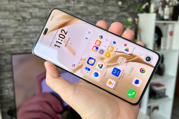 HONOR 200 Pro: Display luminos, curbat, protectiv cu ochii tăi