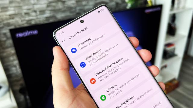 <b>Realme GT 6: realme UI 5.0 aduce extra funcții AI, control prin gesturi în aer</b>Realme GT 6 vine cu interfața realme UI 5.0 aplicată peste Android 14 și la fel cum se întâmplă la multe alte smartphone-uri proaspăt lansate și aici vorbim despre AI, mult AI