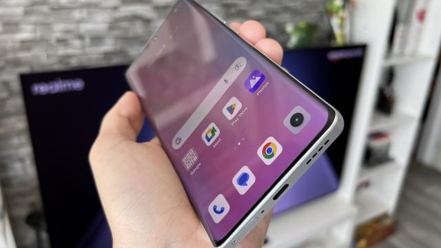 <b>Realme GT 6: Viteze de download uriașe pe 5G și suită de conectivitate completă</b>Noul smartphone realme GT 6 ne oferă suita completă de conectivitate pentru 2024, de la Wi-Fi 6, la un NFC 360 grade, până la suport dual-SIM (2x nano-SIM) și suport Dual Band GPS 