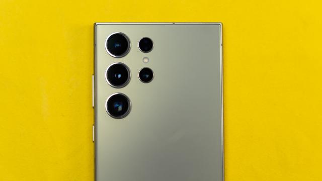 <b>Samsung lansează noi senzori ISOCELL de 200MP și 50MP; E posibil să ajungă pe Galaxy S25</b>Samsung a lansat trei noi senzori de imagine ISOCELL pentru smartphone-uri: 200MP ISOCELL HP9, 50MP ISOCELL GNJ și 50MP ISOCELL JN5. Aceste noi camere ar putea fi folosite în seria Galaxy S25, inclusiv Galaxy S25 Ultra. Noul senzor de 200MP ISOCELL HP9