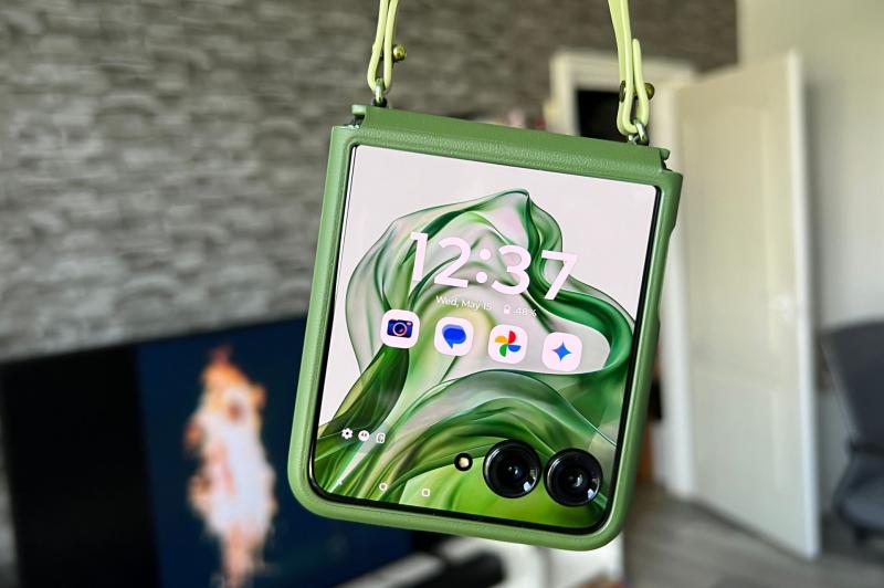 Motorola RAZR 50 Ultra - Unboxing: Motorola-RAZR-50-Ultra-Unboxing_024.jpg