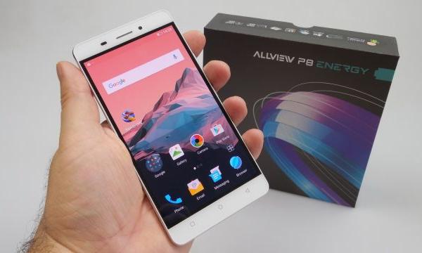 Allview P8 Energy unboxing: battery phone cu tolba plină de accesorii, capabil chiar să îţi încarce iPhone-ul! (Video)
