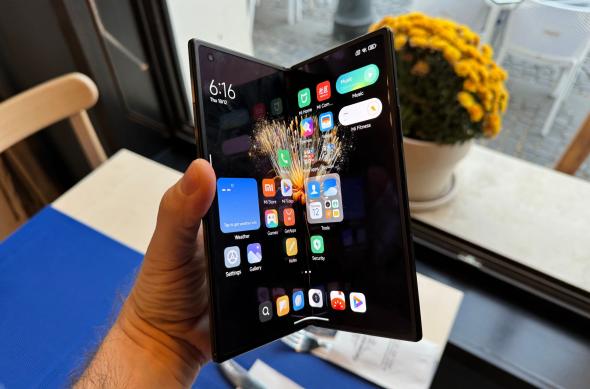 Xiaomi Mix Fold 3 - Galerie foto Mobilissimo.ro: Xiaomi-Mix-Fold-3_003.jpg