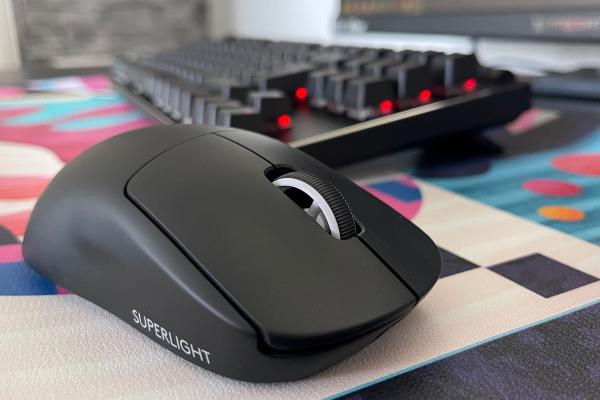 Logitech G PRO X TKL Lightspeed + G PRO X Superlight 2: Combo-ul de gaming mouse-tastatură care te conduce spre victorie (Review)