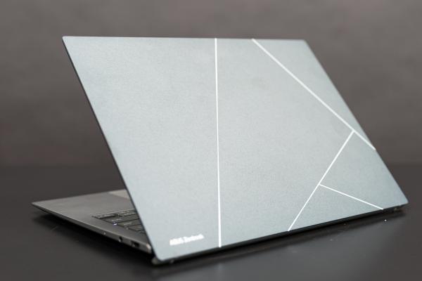 ASUS Zenbook S 13 OLED UX5304VA - Galerie foto Mobilissimo.ro