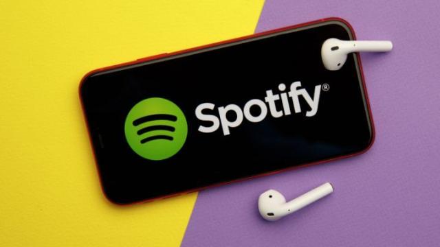 <b>Spotify va lansa un abonament "de bogaţi"; Ce oferă Supremium?</b>Spotify nu se mulţumeşte doar cu creşterea preţului la abonamente din 2023, ci pregăteşte un abonament premium. Aşa numitul "Supremium" va include muzică lossless şi vrea să concureze cu ce oferă Apple Music şi Tidal
