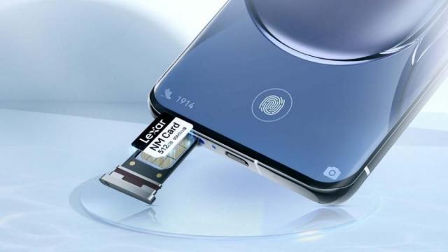 <b>Lexar lansează un card de memorie NM de 512 GB pentru smartphone-urile HUAWEI</b>Deși pare că mai ieri cei de la HUAWEI au anunțat formatul de carduri de memorie NM, acesta datează încă din octombrie 2018 și de atunci și până acum nu am văzut carduri 3rd party comercializate, doar soluții proprii semnate Huawei