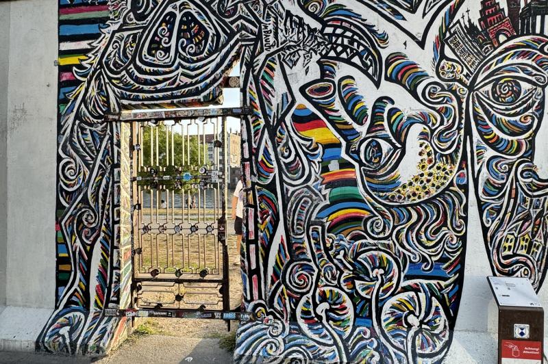 Apple iPhone 15 Pro - Mostre foto din Berlin: Photo 26.09.2023, 17 15 33.jpg