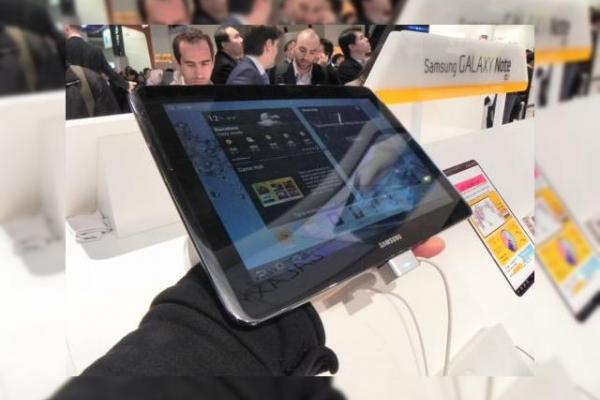 MWC 2012: Samsung Galaxy Note 10.1 hands on - tableta de 10 inch cu stylus S-Pen (Video)