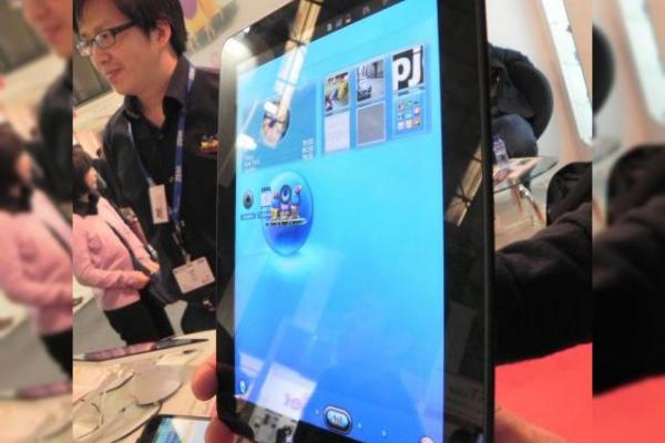 MWC 2012: ViewSonic ViewPad E100 preview - tableta Android 4.0 cu interfață 3D arătoasă (Video)