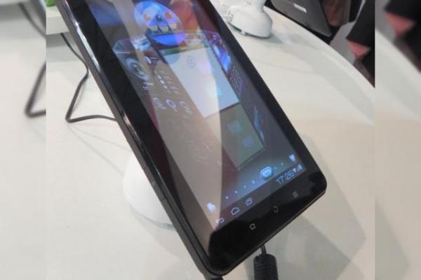 MWC 2012: ViewSonic ViewPad G70 hands on tableta Android 4.0 cu ecran de 7 inch, interfață 3D (Video)