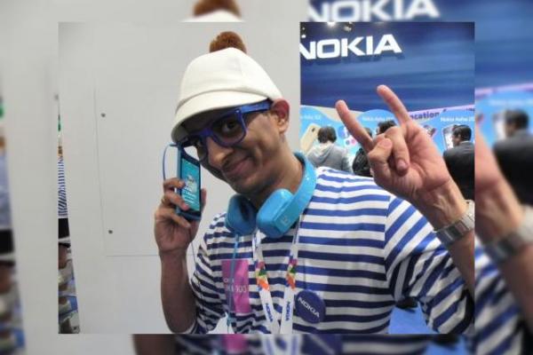 MWC 2012: Nokia Lumia 900 În acțiune - premiantul de la CES analizat În Barcelona (Video)