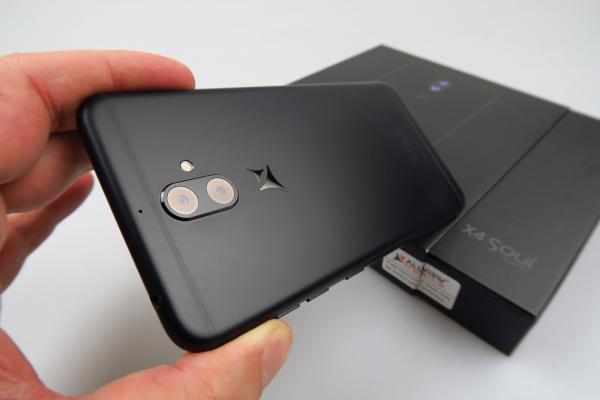 Allview X4 Soul Unboxing: scoatem din cutie primul telefon cu cameră duală şi efect Bokeh de la Allview (Video)
