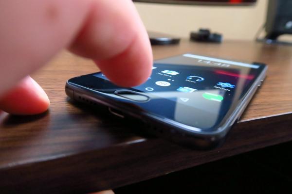 UMi Plus E: Hardware excelent pentru suma plătită, cel puţin la prima vedere