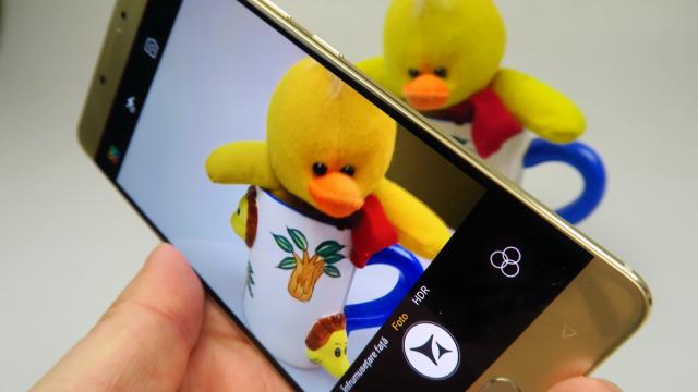 <b>Allview P9 Energy: Cameră excelentă ziua, corectând neajunsurile lui P8 Energy</b>La Mobilissimo.ro uneori testam întâi telefoanele la capitolul captura nocturnă şi apoi cea pe timp de zi, deci uneori primele impresii despre o cameră pot fi diferite de cele finale. Dacă mă iau după primele mostre realizate cu Allview P9 Energy..