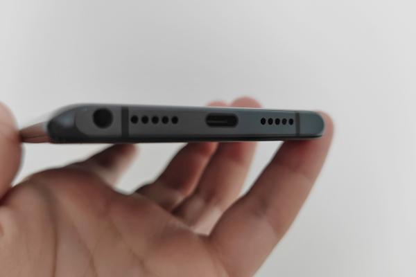 Allview Soul X8 Pro - Un singur difuzor, dar cu volum ridicat