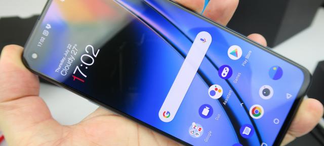 OnePlus Nord 2 5G: Display de flagship cu extra funcţii AI