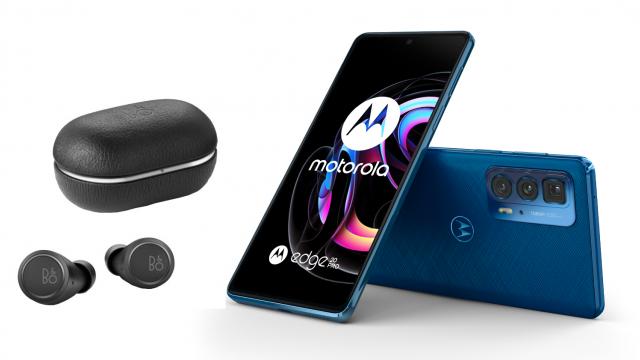 <b>Motorola Edge 20 Pro este acum disponibil la precomandă în România și vine cu un super cadou în valoare de 1.500 lei (căști Bang & Olufsen)</b>A trecut doar o săptămână de la anunțul lui Motorola Edge 20 Pro și iată că deja acest telefon ajunge la precomandă și la noi în România. Avem de-a face aici cu un telefon high-end ce impresionează prin design, dotări și prin super 