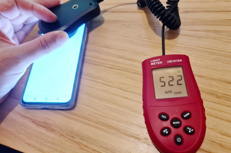 Luminozitate display OnePlus Nord 2 5G și ecranul văzut la microscop: OnePlus-Nord-2-5G_050.jpg