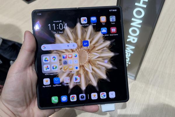 IFA 2023: Video Hands-on HONOR Magic V2 -  Am pus mâna pe cel mai ușor și subțire telefon pliabil tip carte din lume!