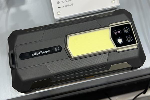 IFA 2023: Video Hands-on Ulefone Armor 24 - Smartphone robust, masiv, cu baterie de 22.000 mAh și o adevărată lanternă în partea din spate