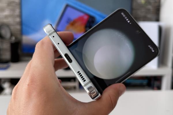 Samsung Galaxy Z Flip5: Acustica stereo cu Dolby Atmos, lasă recordurile pe seama lui Fold 5