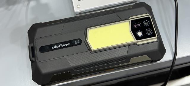 IFA 2023: Video Hands-on Ulefone Armor 24 - Smartphone robust, masiv, cu baterie de 22.000 mAh și o adevărată lanternă în partea din spate
