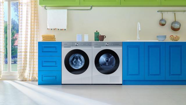 <b>IFA 2023: Samsung prezintă maşini de spălat cu economie de energie cu 40% mai mare decât cerinţele minime ale clasei A</b>Samsung Electronics a adus la IFA 2023 în Berlin, Germania o serie de electrocasnice care mizează pe consum redus. E vorba despre o maşină de spălat Clasa A, care asigură economii de energie de până la 40%, plus o pompă de căldură