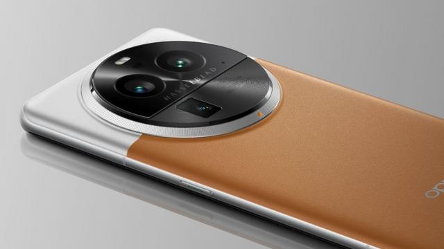 <b>Sony și OPPO anunță un parteneriat ce are în vedere aducerea noilor senzori foto LYTIA pe telefoanele OPPO</b>Undeva în luna iunie Sony anunța 5 noi senzori foto dedicați smartphone-urilor, sub branding LYTIA. Aceștia nu au ajuns încă nici măcar pe terminalele companiei, dar azi aflăm că japonezii de la Sony au încheiat un parteneriat cu OPPO