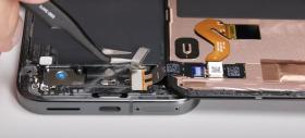 "Cea mai greu de scos baterie" o are Google Pixel 9 Pro XL; Greu de reparat pentru iFixit, JerryRigEverything (Video)