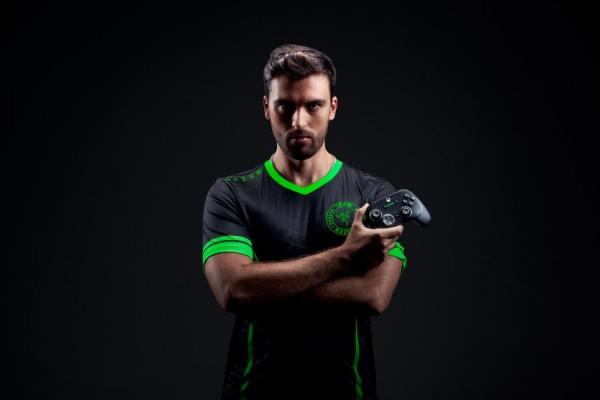 Razer Wolverine V3 Pro