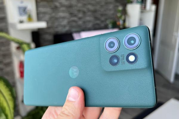 Motorola Edge 50 Unboxing: telefon "de luat în junglă", acum şi cu procesor de gaming 