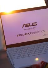 ASUS ExpertBook Ultra dincolo de Everest: laptopul a rezistat la -42°C și presiune extremă, la aproape 9000 de metri altitudine (test extrem)