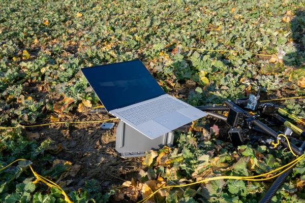 ASUS ExpertBook Ultra - Experiment inedit la înălțime