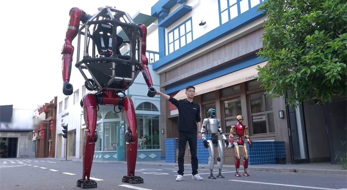 China a prezentat un robot desprins din filmele SF; Unitree GD01 are cabină pentru pilot și poate merge pe două sau patru picioare