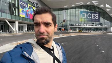 Top 5 produse care m-au impresionat la CES 2026: de la pandantivul atotştiutor la căştile Razer cu camere 