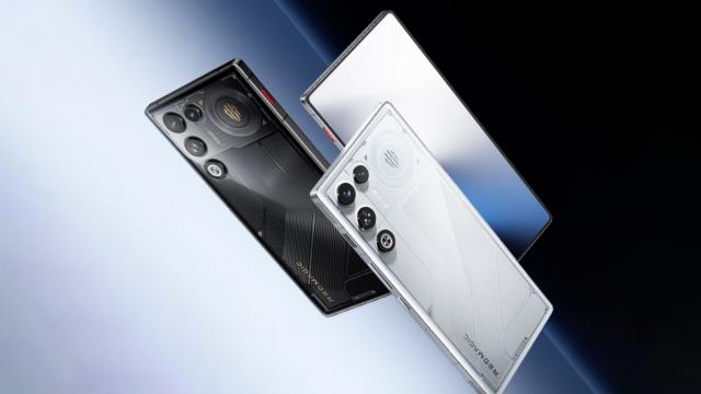 <b>RedMagic 11 Air debutează oficial în China; Telefon de gaming slim, cu procesor Snapdragon 8 Elite, baterie de 7000 mAh</b>RedMagic 11 Air tocmai a fost anunțat în China. E un telefon de gaming ce nu renunță la performanță, dar adoptă totuși tendința de design „slim and light”. Practic, e o punte între telefoanele ultra-subțiri lansate recent și bestiile de gaming