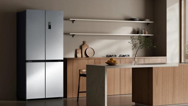 <b>Xiaomi îşi aduce electrocasnicele Mijia în România: maşină de spălat cu încărcare frontală, frigider Mijia Cross Door 502L + altele</b>Xiaomi a anunţat că extinde portofoliul de electrocasnice din România, odată cu sosirea gamei Mijia la noi. E vorba despre frigiderul Mijia Cross Door 502L, maşina de spălat cu uscător cu încărcare frontală Mijia Pro 9 kg şi altele despre