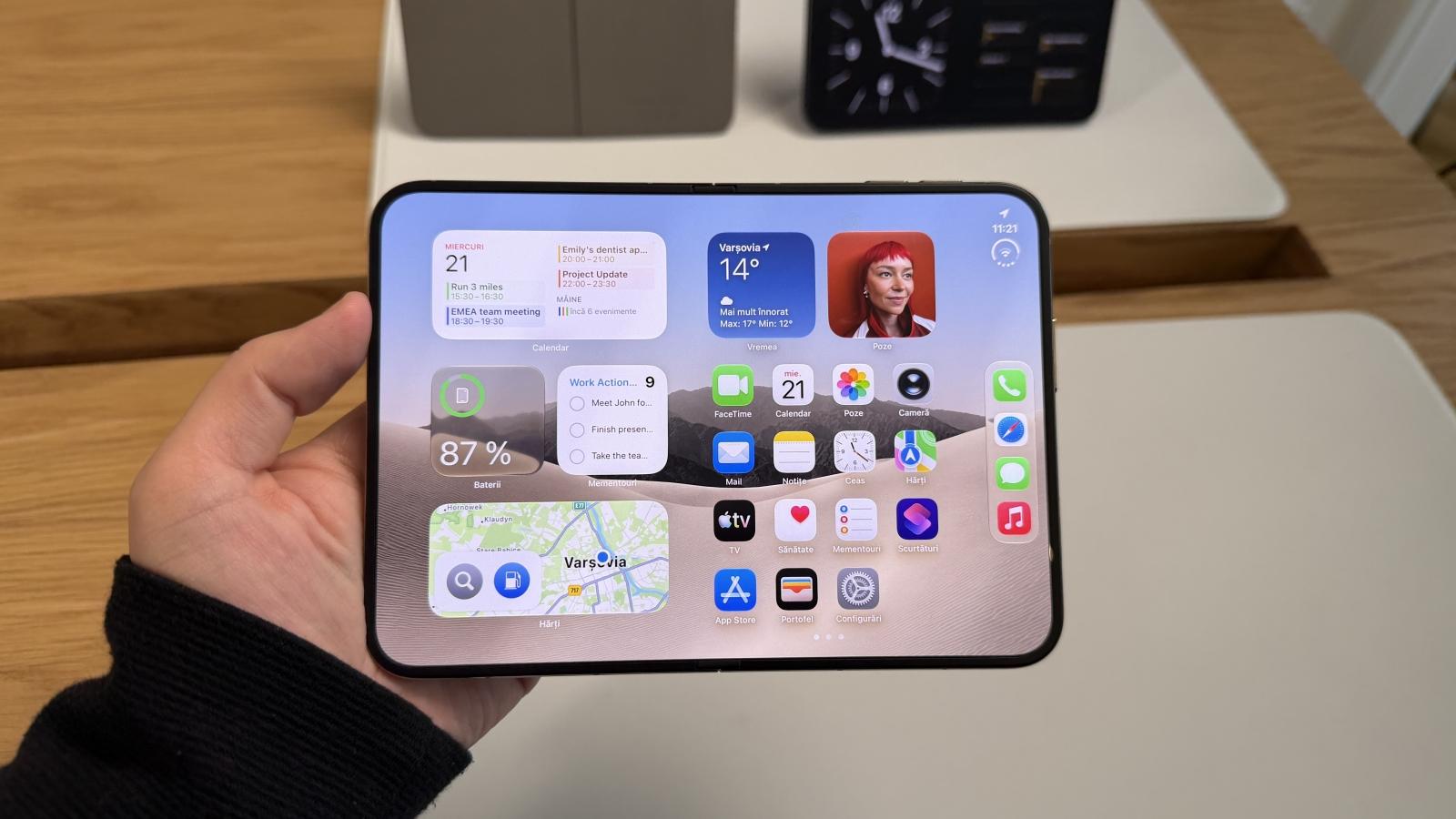 Livrările de ecrane pliabile vor ajunge la 29 de milioane în 2026; iPhone Duo și Galaxy Z Fold8 schimbă piața (Studiu Omdia)