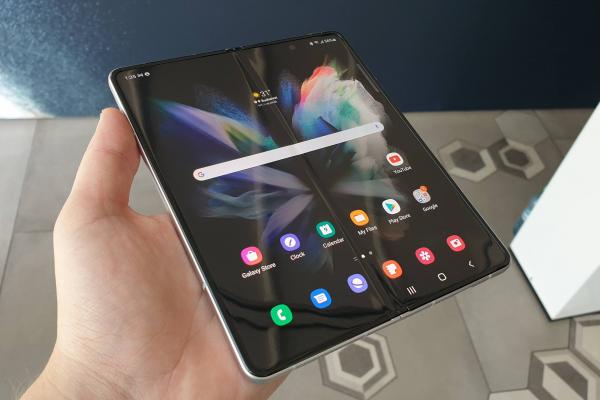 Samsung Galaxy Z Fold 3 primeşte o actualizare software care îmbunătăţeşte camera; Vine update-ul de securitate pe iunie 2022