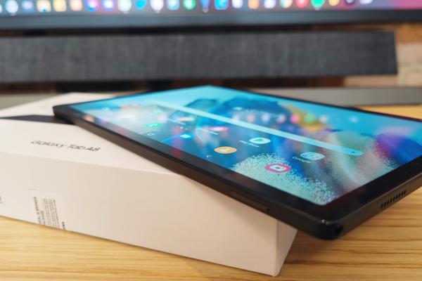 Samsung Galaxy Tab A8 10.5 2021: Acustică surprinzătoare, stereo, cu volum generos