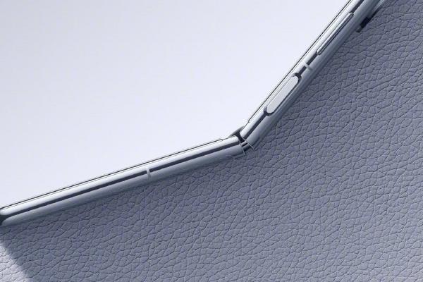 HUAWEI P50 Pocket va primi o variantă nouă, cu spate din piele; Cât mai costă pliabilul cu clapetă în România?