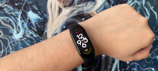 Xiaomi Smart Band 7 Unboxing: Seria de brățări fitness hit revine cu model nou, cu ecran mai mare, monitorizare automată SpO2