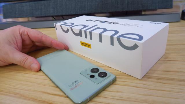 <b>realme este singurul producător smartphone din top 5 care înregistrează o creștere anuală a livrărilor în Q1 2022 în Europa</b>Prima zi a săptămânii ne-a adus vești despre evoluția livrărilor smartphone în Europa pe parcursul primului trimestru din 2022, cu cifre în scădere față de aceeași perioadă a anului trecut. Majoritatea producătorilor din vârful clasamentului