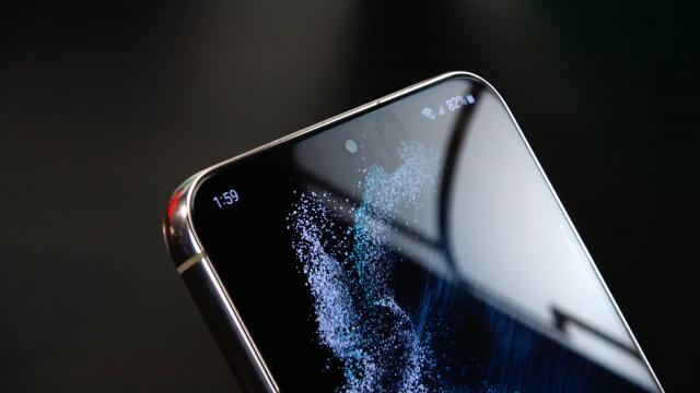 <b>Samsung pregătește un upgrade pentru camera selfie de pe Galaxy S23; Se face trecerea la 12 mpx</b>Au trecut câteva zile de la ultimul leak asociat lui Samsung Galaxy S23, dar iată că astăzi avem ceva nou ce are de-a face cu setup-ul foto. Așa cum spune și titlul postării de față, compania sud-coreeană ia în calcul un upgrade la nivel 