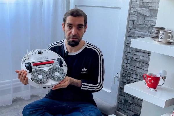 Roborock Qrevo MaxV Review: aspiratorul robot care se împrietenește cu pisica ta, oferă supraveghere video și sistem de spălare mop foarte eficient