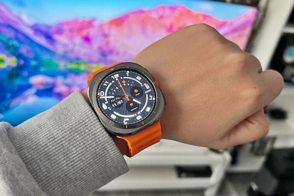 DT WATCH ULTRA Unboxing: Smartwatch-ul cu design de Galaxy Ultra este aici, la preț mic și cu dotări peste așteptări